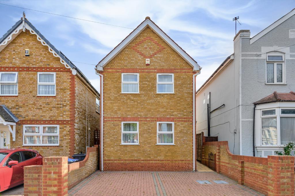 4 bed Detached for rent in Surbiton. From Chancellors - Surbiton 4 bed Detached for rent in Surbiton. From Chancellors - Surbiton