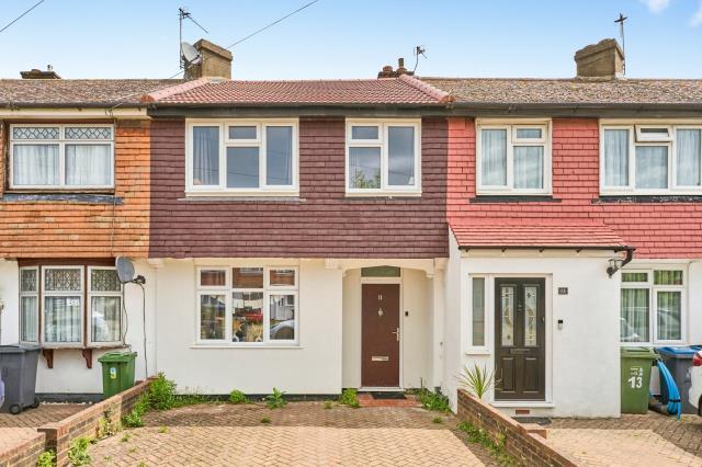 3 bed Mid Terraced House for rent in Surbiton. From Chancellors - Surbiton