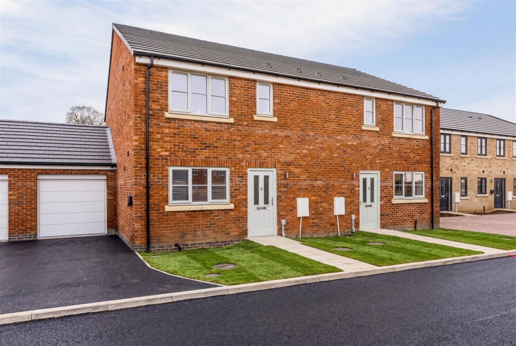 3 bed Semi Detached for rent in Long Sutton. From Ark Property Centre - Spalding