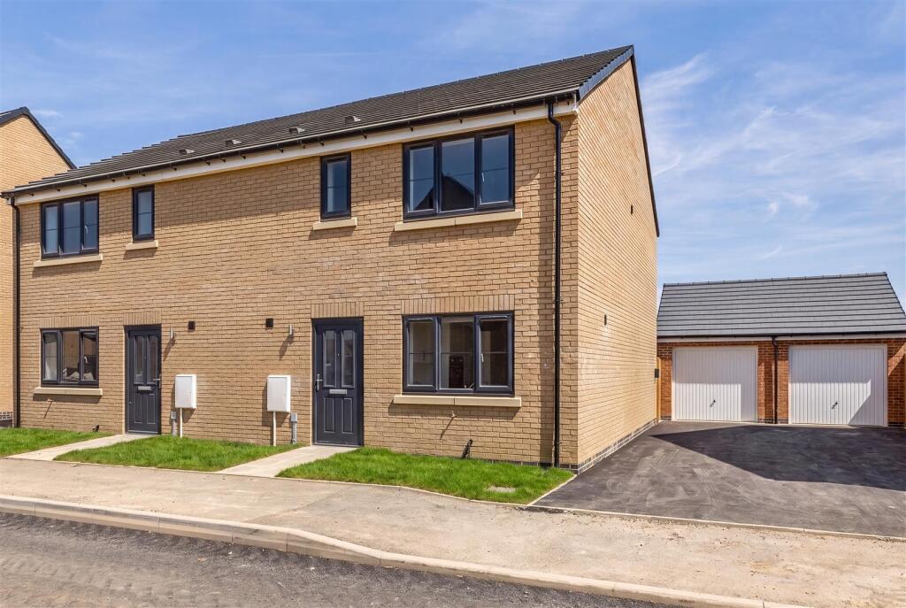 3 bed Semi Detached for rent in . From Ark Property Centre - Spalding