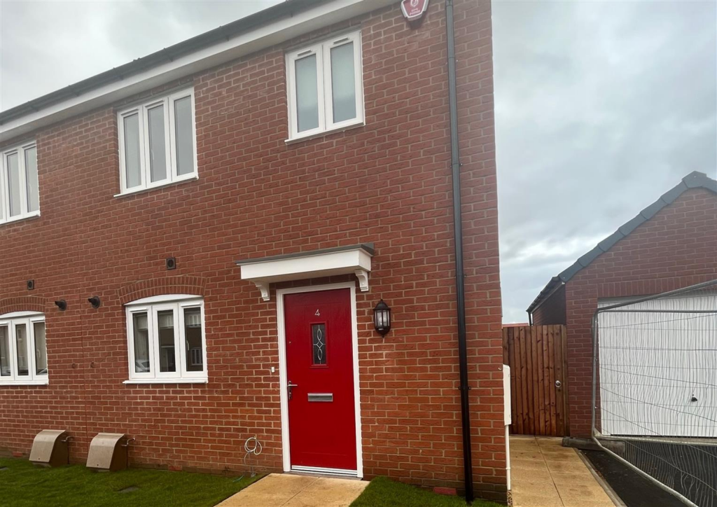 2 bed End of Terrace for rent in Crowland. From Ark Property Centre - Spalding