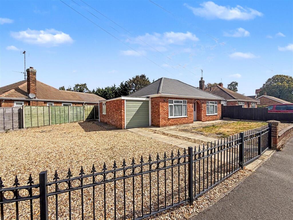 2 bed Detached bungalow for rent in Spalding. From Ark Property Centre - Spalding