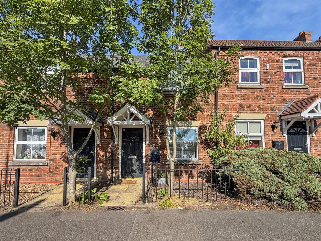 2 bed Mid Terraced House for rent in Spalding. From Ark Property Centre - Spalding