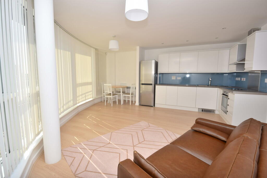 1 bed Apartment for rent in Ilford. From Charlesons - Gants Hill