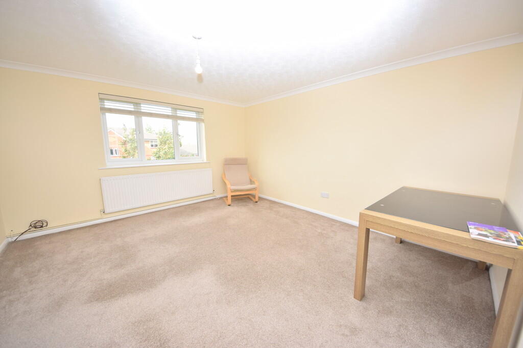 1 bed 1st Floor Flat for rent in Ilford. From Charlesons - Gants Hill