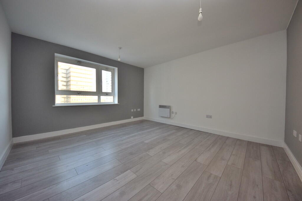 2 bed Apartment for rent in Ilford. From Charlesons - Gants Hill