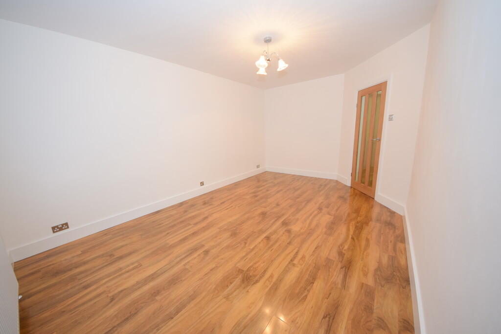 3 bed Mid Terraced House for rent in Ilford. From Charlesons - Gants Hill