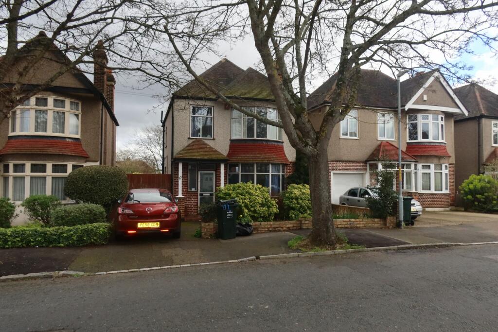 3 bed Detached House for rent in Crayford. From Chartwell Residential Lettings - Gravesend