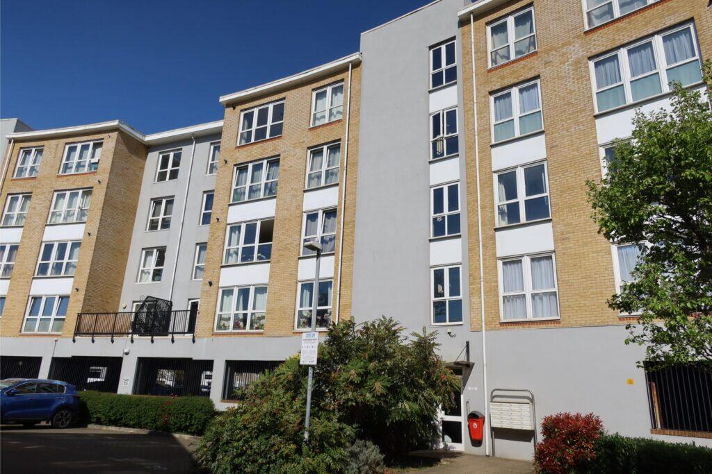 2 bed Apartment for rent in Gravesend. From Chartwell Residential Lettings - Gravesend