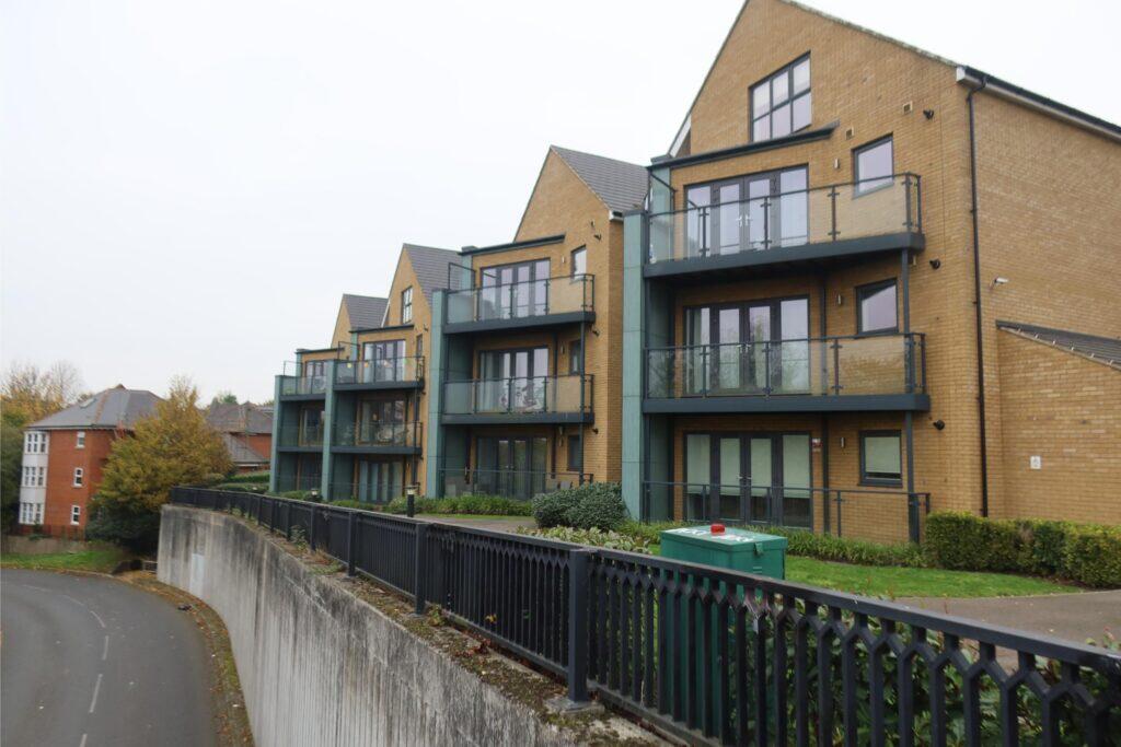 2 bed Apartment for rent in Swanscombe. From Chartwell Residential Lettings - Gravesend