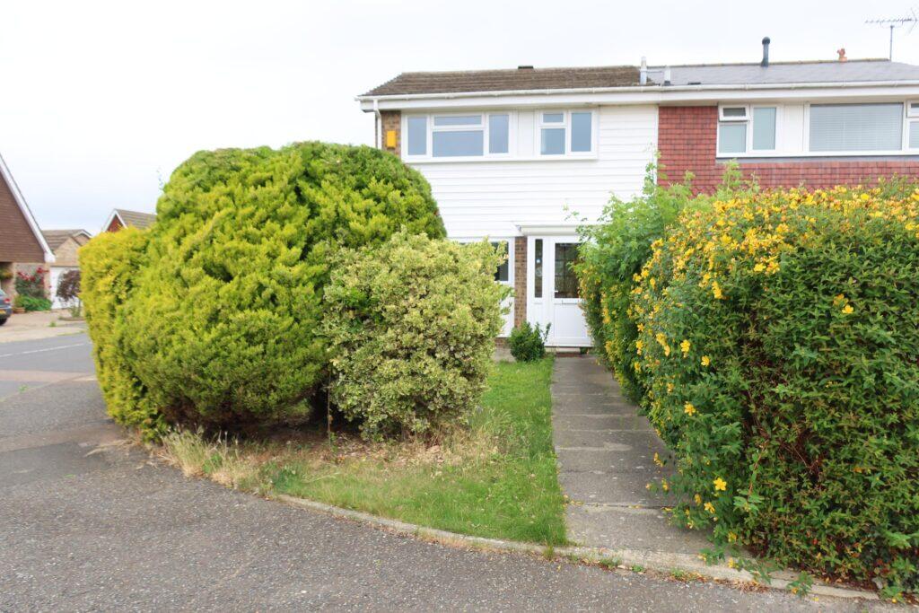 3 bed Semi Detached for rent in Istead Rise. From Chartwell Residential Lettings - Gravesend 3 bed Semi Detached for rent in Istead Rise. From Chartwell Residential Lettings - Gravesend