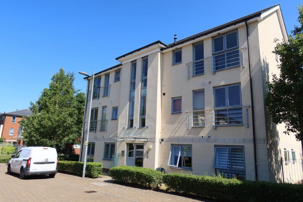2 bed 1st Floor Flat for rent in Northfleet. From Chartwell Residential Lettings - Gravesend 2 bed 1st Floor Flat for rent in Northfleet. From Chartwell Residential Lettings - Gravesend