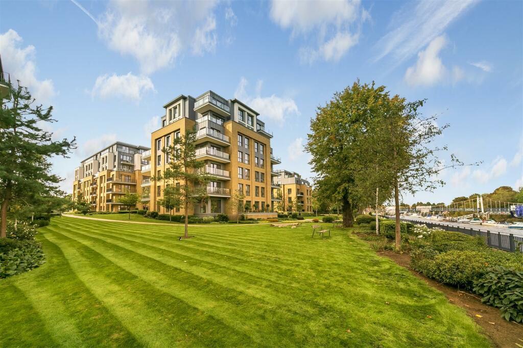 2 bed Apartment for rent in . From Chase Buchanan - Teddington