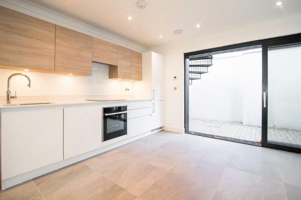 2 bed Mid Terraced House for rent in Kingston upon Thames. From Chase Buchanan - Teddington