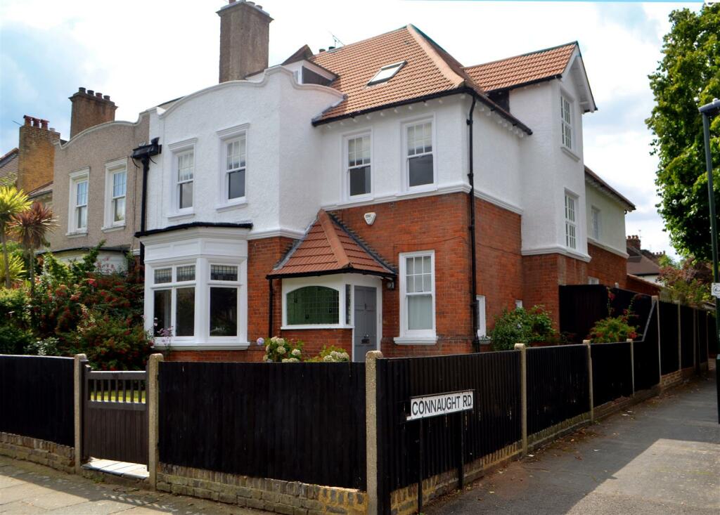 6 bed Semi-Detached House for rent in Teddington. From Chase Buchanan - Teddington
