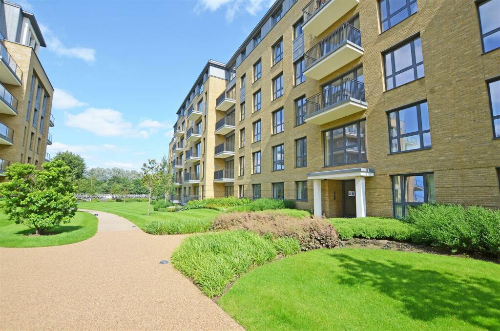 2 bed Apartment for rent in Teddington. From Chase Buchanan - Teddington 2 bed Apartment for rent in Teddington. From Chase Buchanan - Teddington
