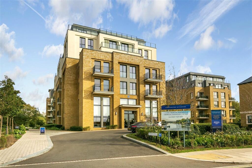 3 bed Apartment for rent in Teddington. From Chase Buchanan - Teddington