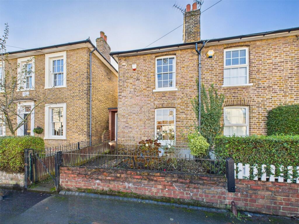 2 bed Semi Detached for rent in Kingston upon Thames. From Chase Buchanan - Teddington