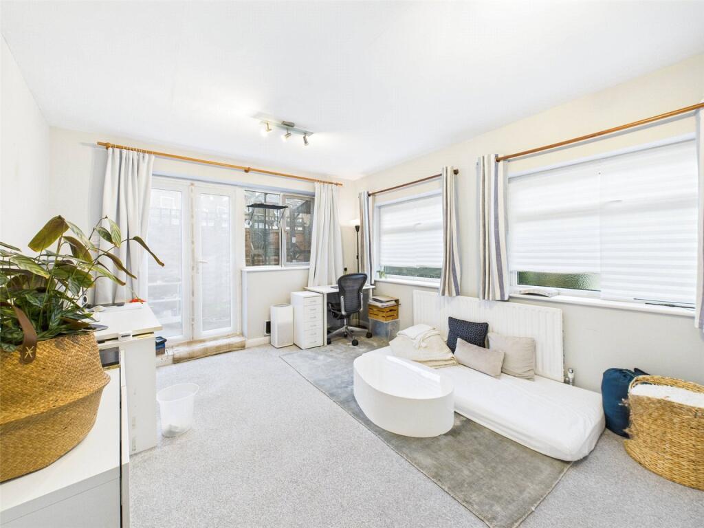 1 bed Apartment for rent in Teddington. From Chase Buchanan - Teddington 1 bed Apartment for rent in Teddington. From Chase Buchanan - Teddington