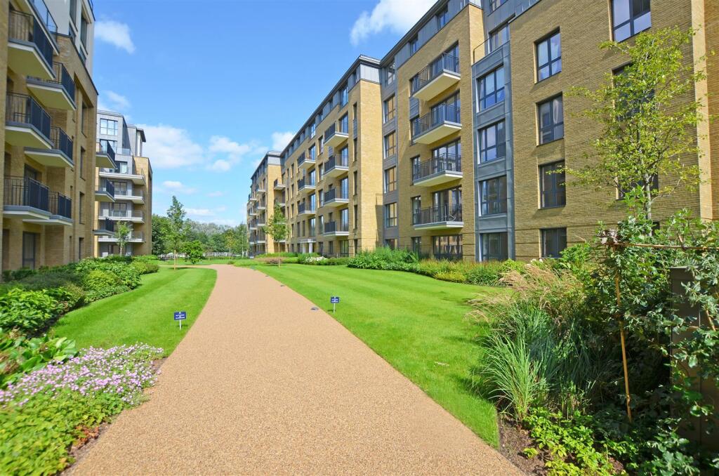 3 bed Apartment for rent in Teddington. From Chase Buchanan - Teddington