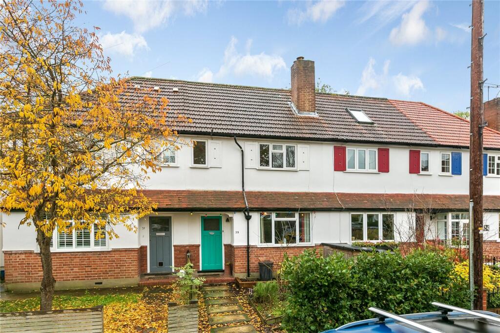 3 bed Mid Terraced House for rent in Teddington. From Chase Buchanan - Teddington