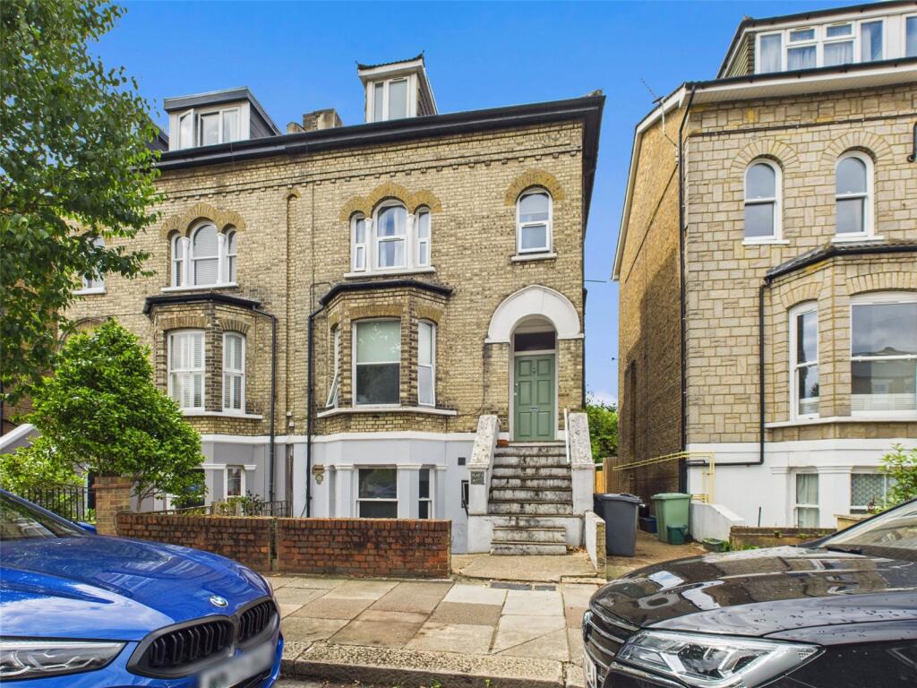1 bed Apartment for rent in Teddington. From Chase Buchanan - Teddington