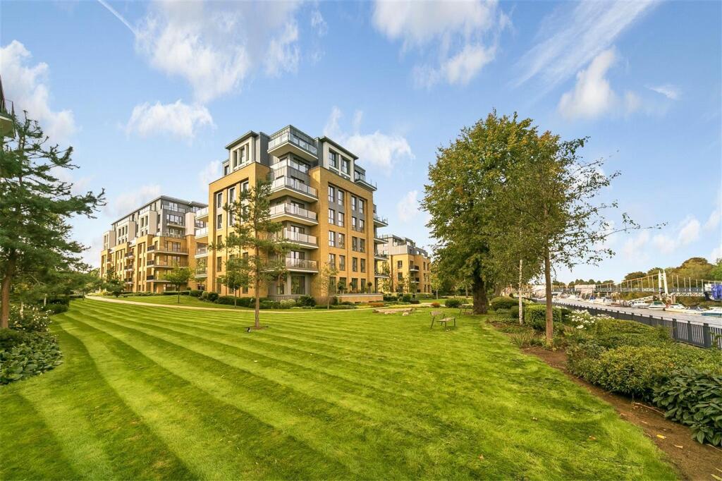3 bed Apartment for rent in Teddington. From Chase Buchanan - Teddington