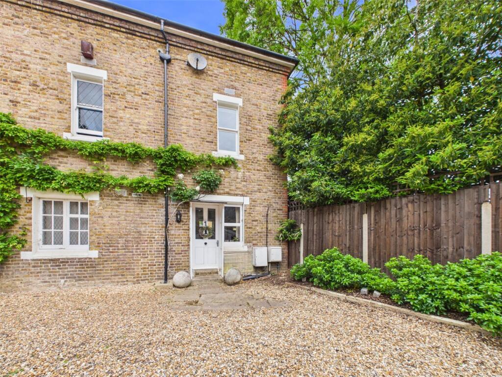 1 bed Semi Detached for rent in Teddington. From Chase Buchanan - Teddington