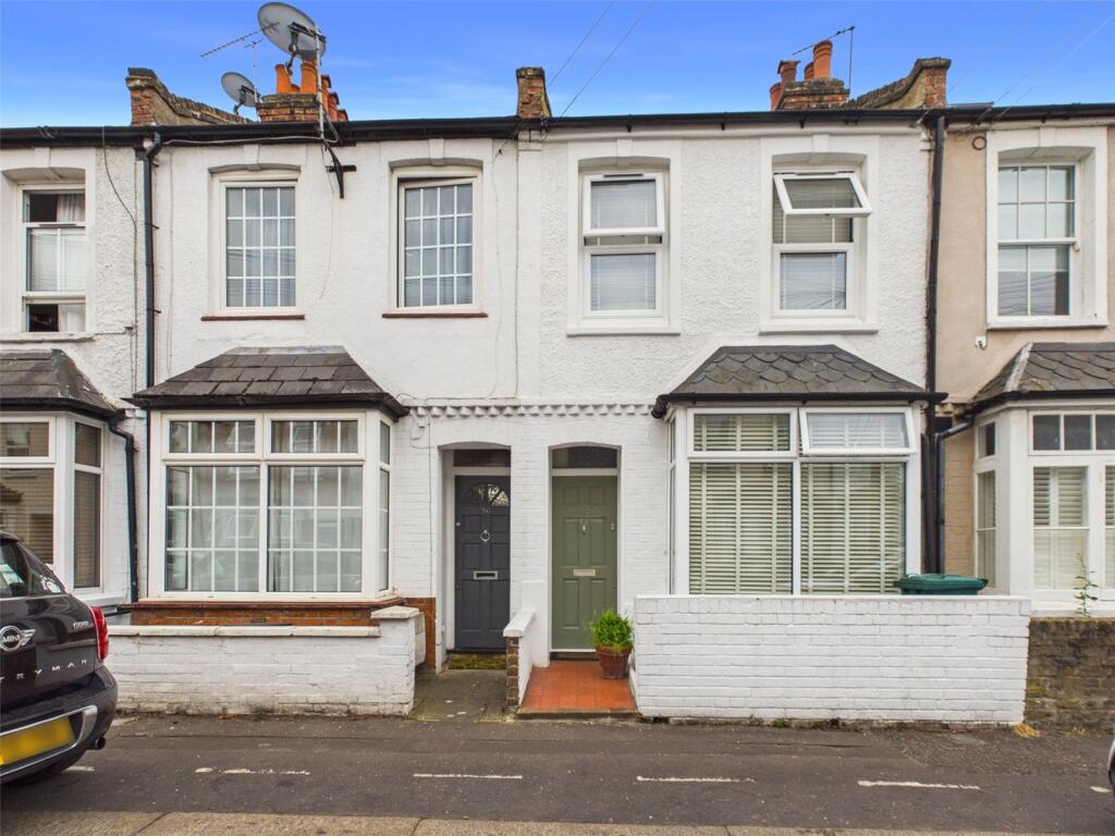 2 bed Mid Terraced House for rent in Teddington. From Chase Buchanan - Teddington