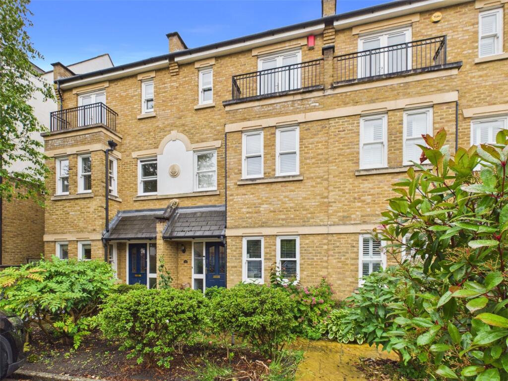 4 bed End of Terrace for rent in Teddington. From Chase Buchanan - Teddington 4 bed End of Terrace for rent in Teddington. From Chase Buchanan - Teddington