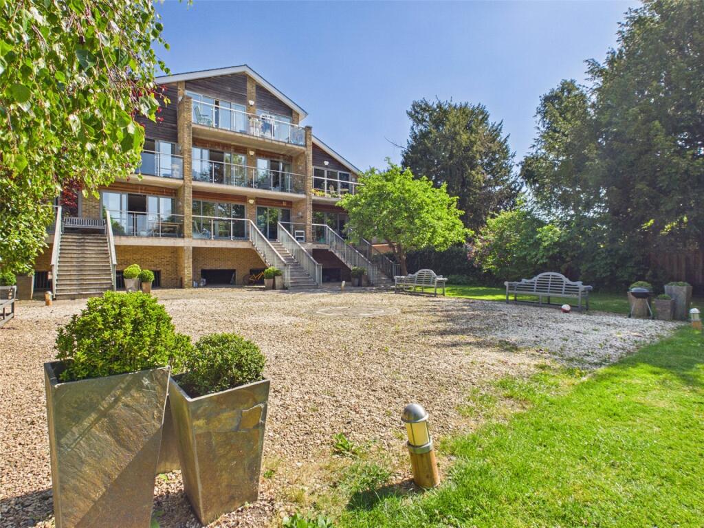 1 bed Apartment for rent in East Molesey. From Chase Buchanan - Teddington 1 bed Apartment for rent in East Molesey. From Chase Buchanan - Teddington