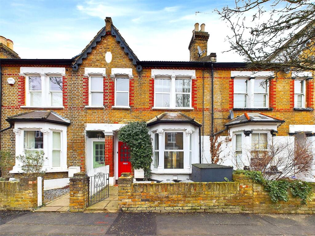 4 bed Mid Terraced House for rent in Teddington. From Chase Buchanan - Teddington