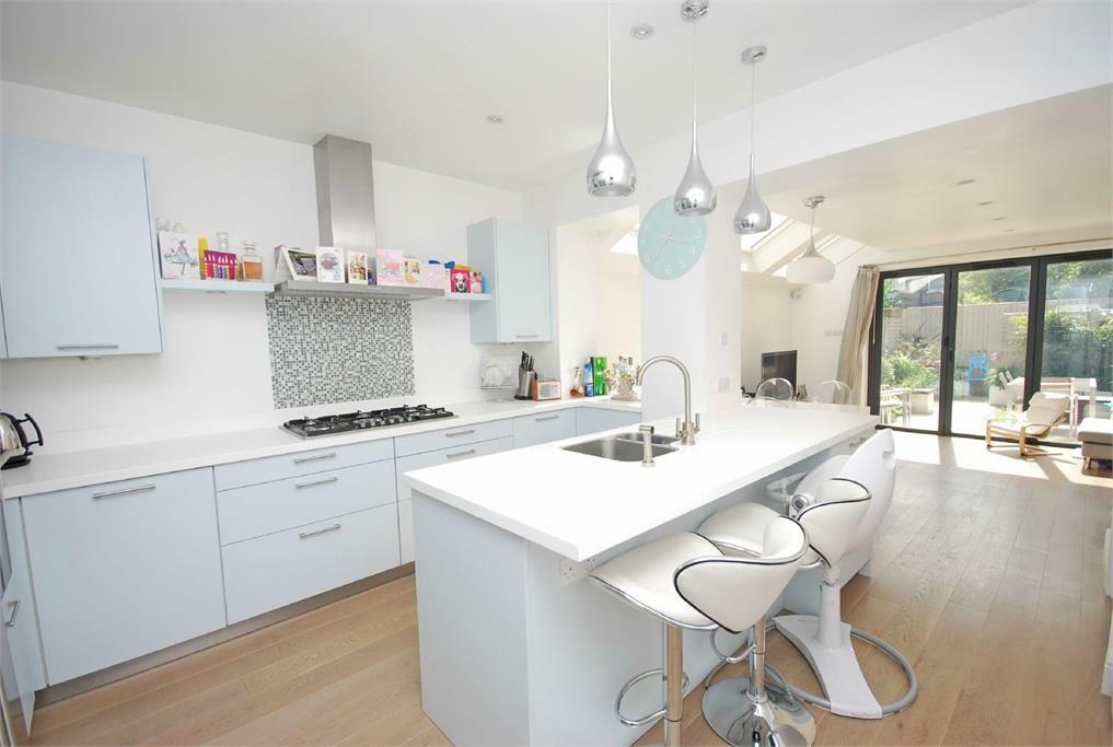 5 bed Semi-Detached House for rent in Twickenham. From Chase Buchanan - Twickenham & Strawberry Hill - Lettings