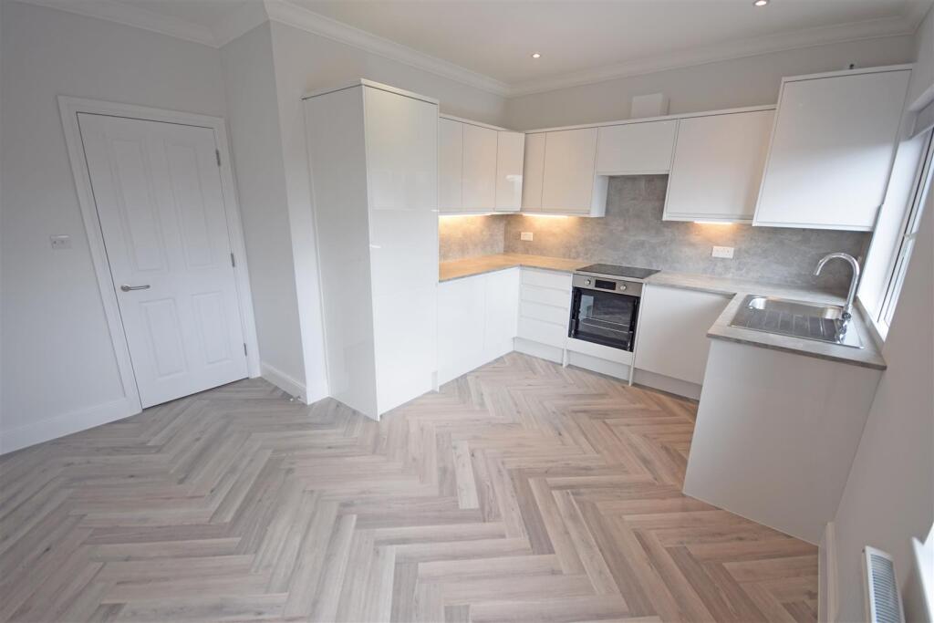5 bed Annexe for rent in Twickenham. From Chase Buchanan - Twickenham & Strawberry Hill - Lettings