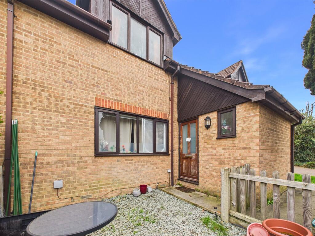 2 bed Semi Detached for rent in Twickenham. From Chase Buchanan - Twickenham & Strawberry Hill - Lettings