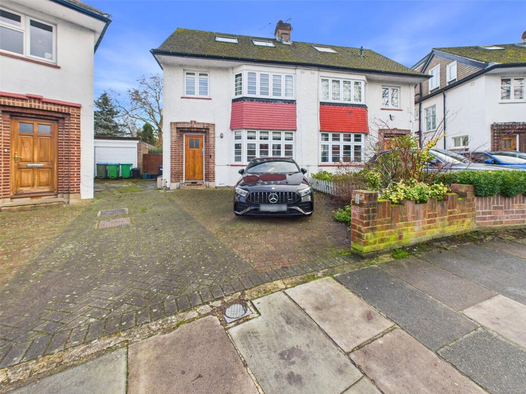 4 bed Semi Detached for rent in Twickenham. From Chase Buchanan - Twickenham & Strawberry Hill - Lettings