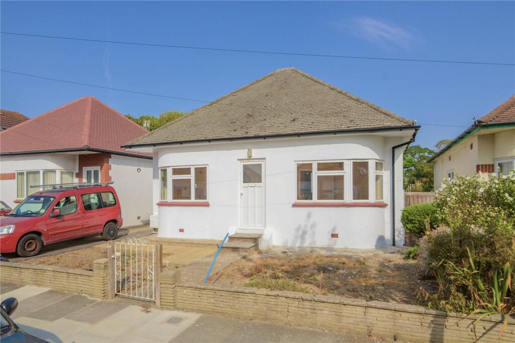 2 bed Bungalow for rent in Twickenham. From Chase Buchanan - Twickenham & Strawberry Hill - Lettings 2 bed Bungalow for rent in Twickenham. From Chase Buchanan - Twickenham & Strawberry Hill - Lettings