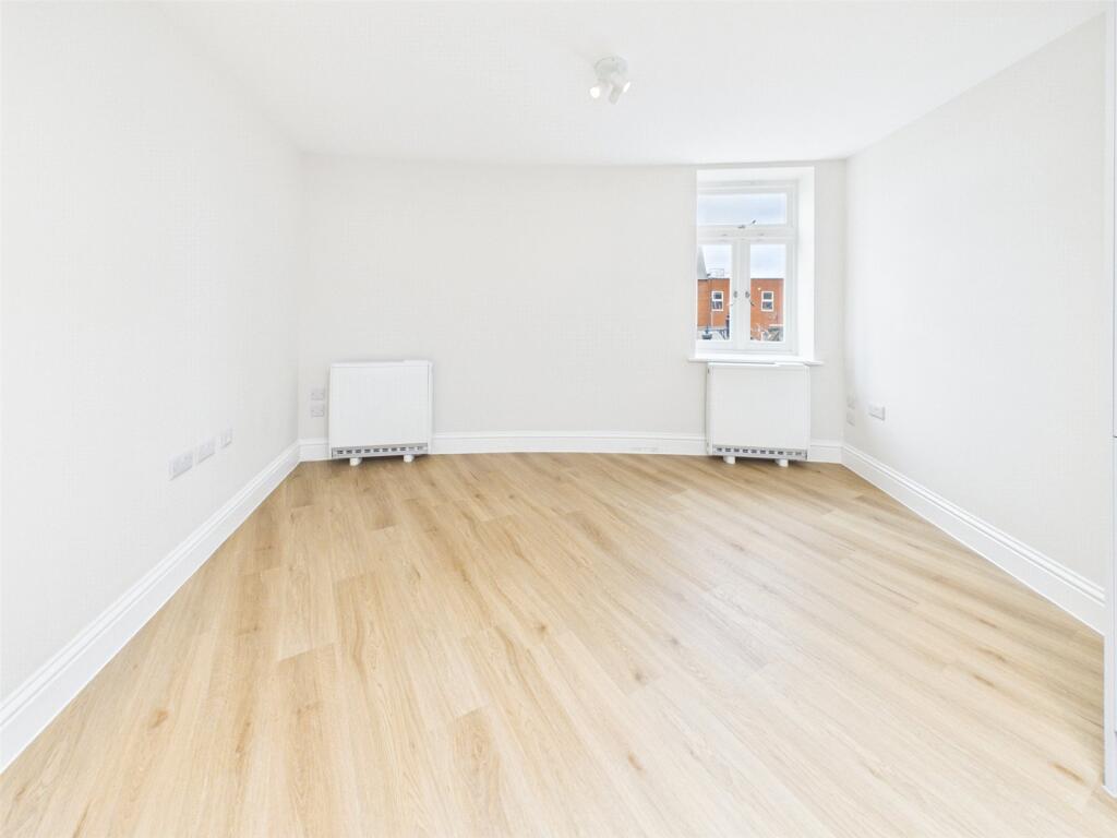 1 bed Apartment for rent in Twickenham. From Chase Buchanan - Twickenham & Strawberry Hill - Lettings