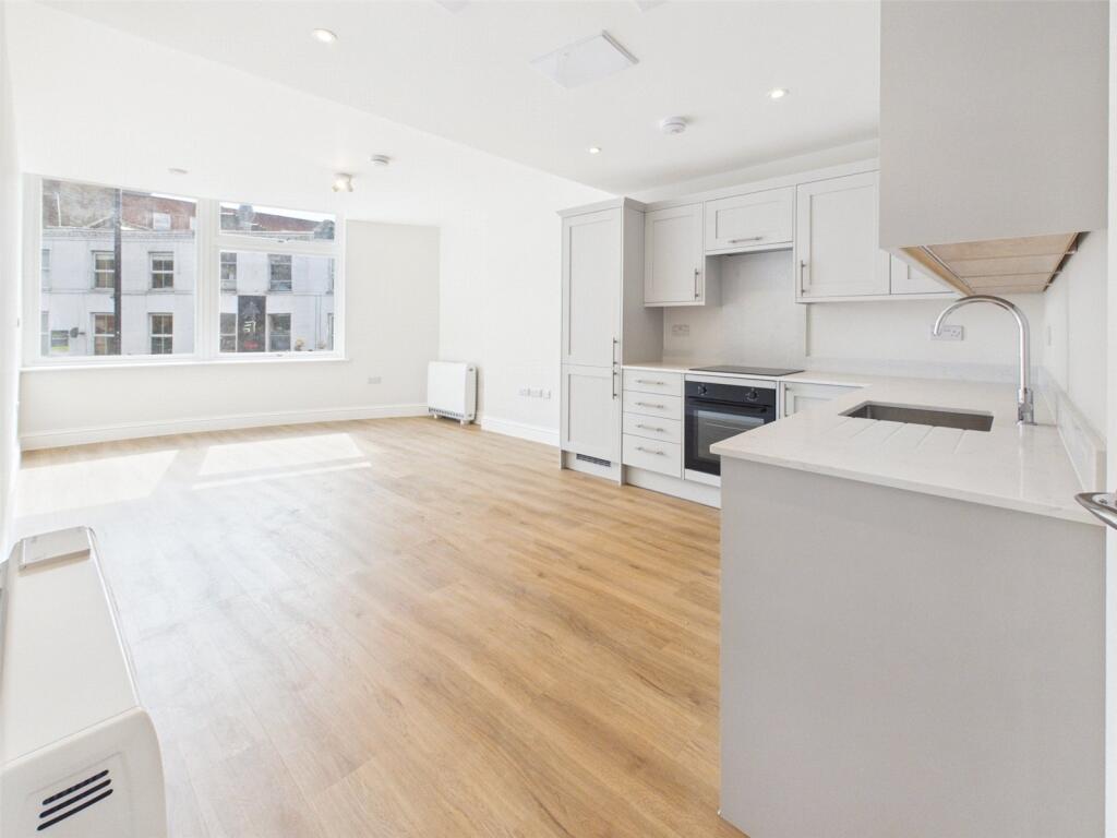 2 bed Apartment for rent in Twickenham. From Chase Buchanan - Twickenham & Strawberry Hill - Lettings