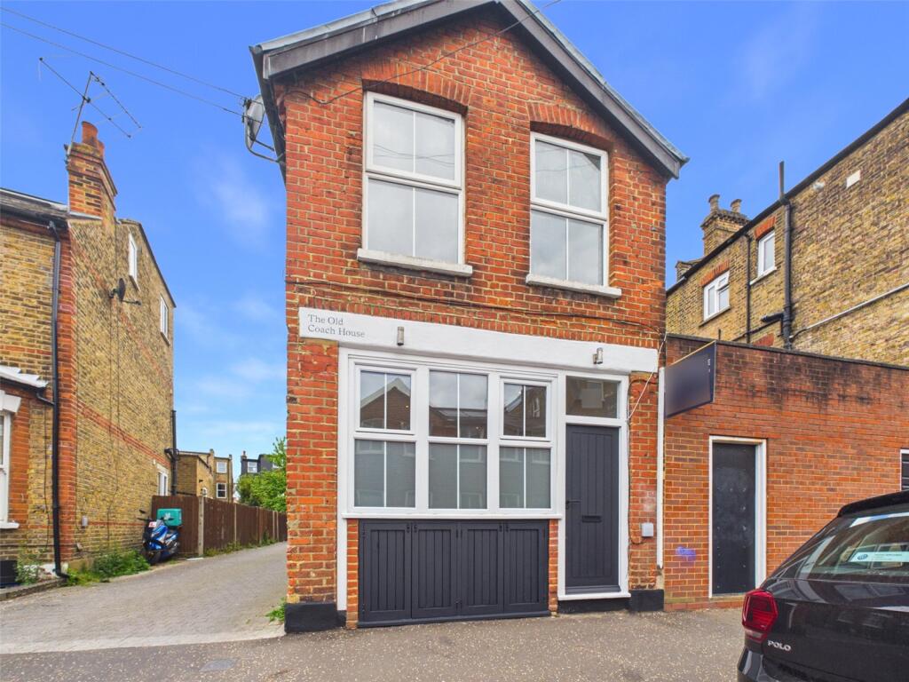 1 bed End of Terrace for rent in Twickenham. From Chase Buchanan - Twickenham & Strawberry Hill - Lettings