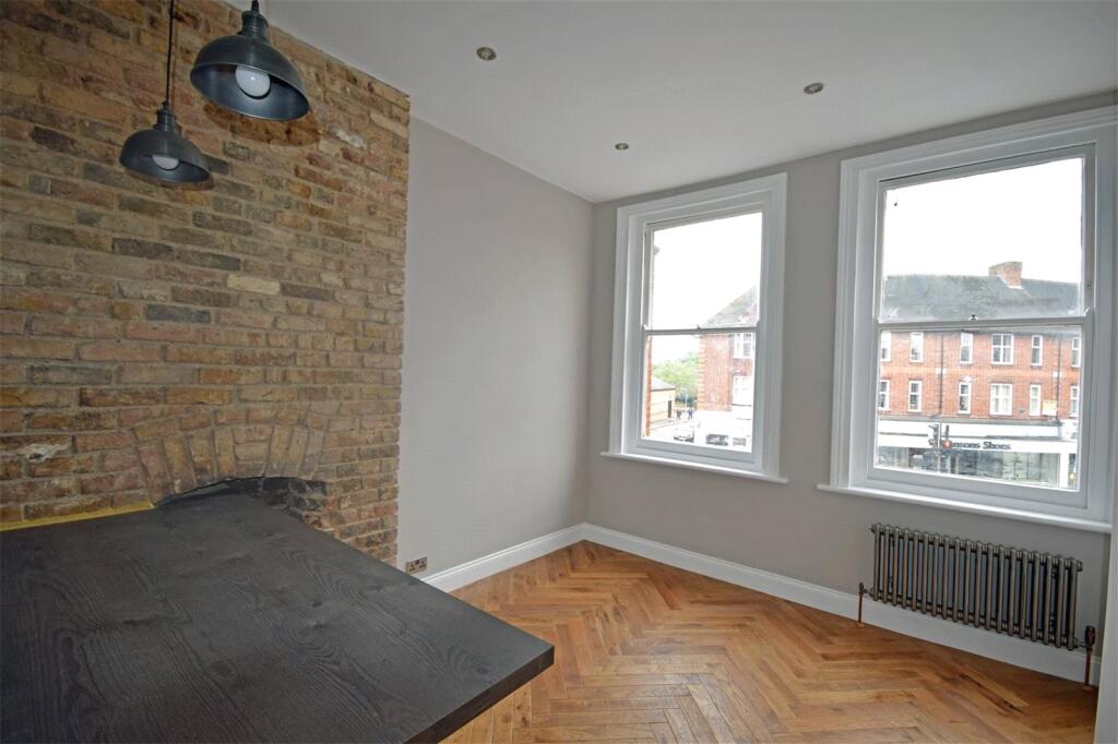 2 bed Apartment for rent in Twickenham. From Chase Buchanan - Twickenham & Strawberry Hill - Lettings 2 bed Apartment for rent in Twickenham. From Chase Buchanan - Twickenham & Strawberry Hill - Lettings