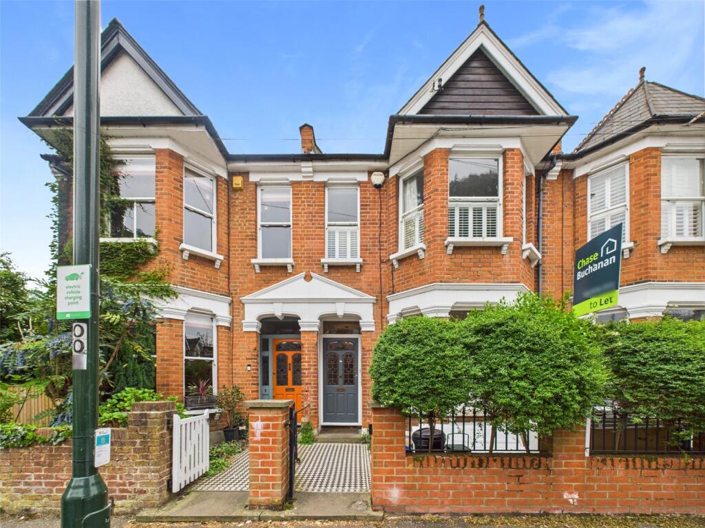 4 bed Mid Terraced House for rent in Twickenham. From Chase Buchanan - Twickenham & Strawberry Hill - Lettings
