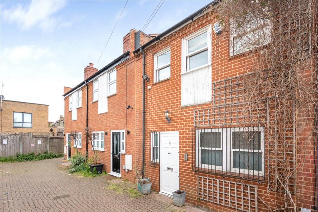 2 bed Mid Terraced House for rent in Twickenham. From Chase Buchanan - Twickenham & Strawberry Hill - Lettings 2 bed Mid Terraced House for rent in Twickenham. From Chase Buchanan - Twickenham & Strawberry Hill - Lettings