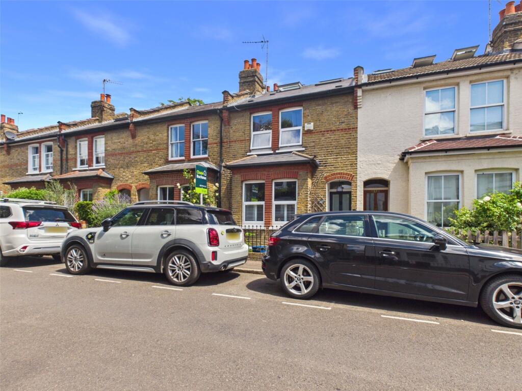 4 bed Mid Terraced House for rent in Twickenham. From Chase Buchanan - Twickenham & Strawberry Hill - Lettings