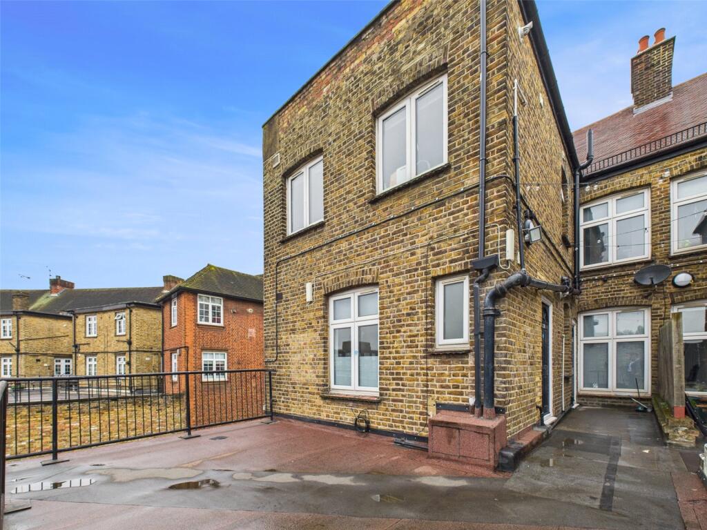 4 bed Apartment for rent in Twickenham. From Chase Buchanan - Twickenham & Strawberry Hill - Lettings 4 bed Apartment for rent in Twickenham. From Chase Buchanan - Twickenham & Strawberry Hill - Lettings