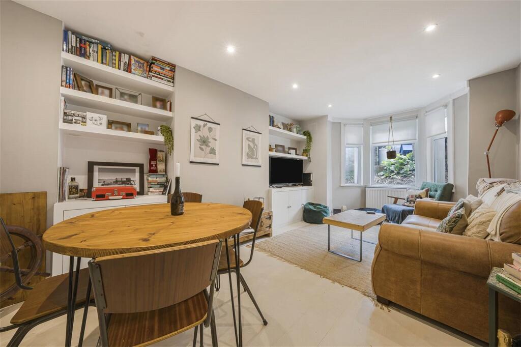 4 bed Apartment for rent in Twickenham. From Chase Buchanan - Twickenham & Strawberry Hill - Lettings 4 bed Apartment for rent in Twickenham. From Chase Buchanan - Twickenham & Strawberry Hill - Lettings