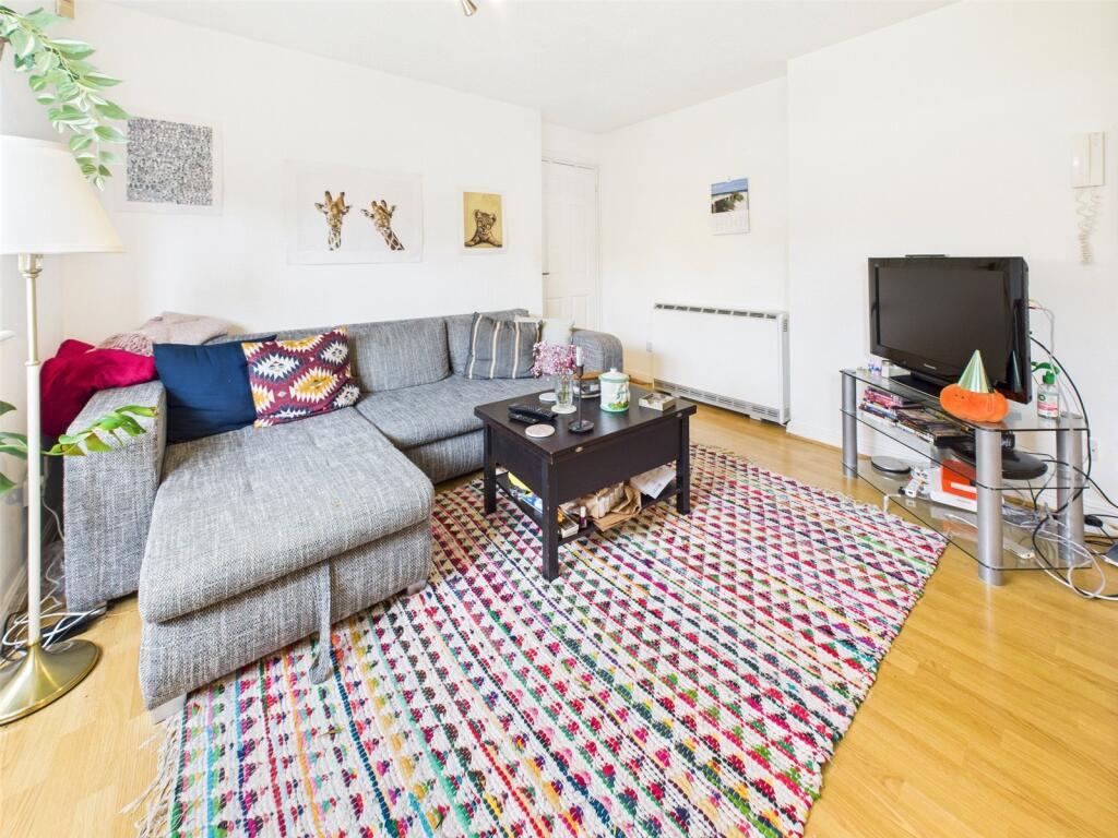 2 bed Apartment for rent in Twickenham. From Chase Buchanan - Twickenham & Strawberry Hill - Lettings