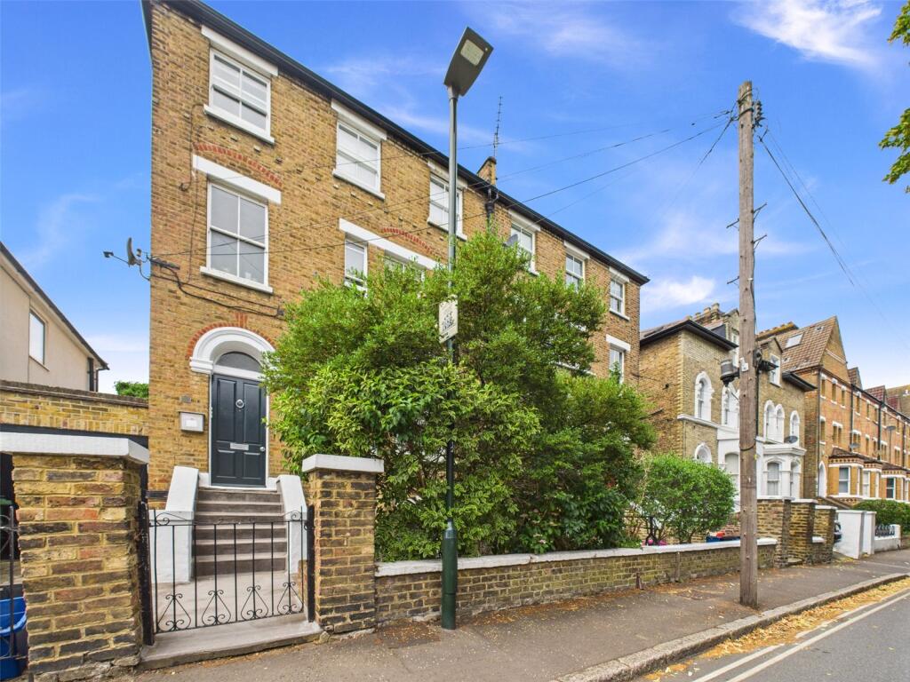 1 bed Apartment for rent in Twickenham. From Chase Buchanan - Twickenham & Strawberry Hill - Lettings