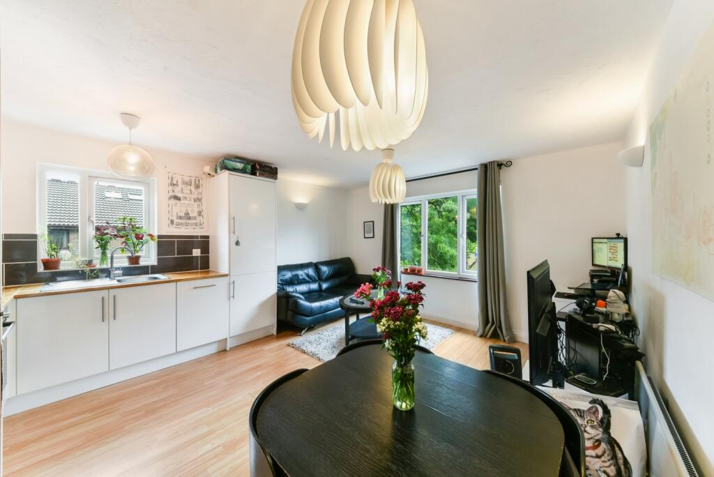 1 bed Apartment for rent in London. From Chase Evans - Docklands