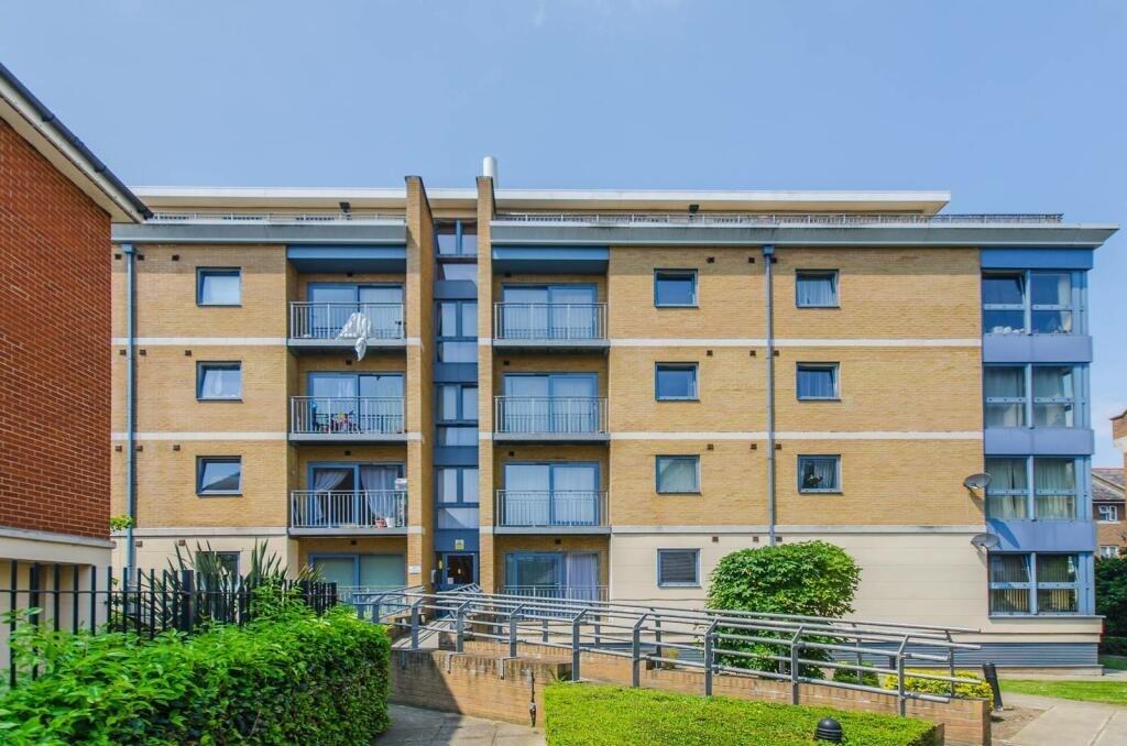 1 bed Apartment for rent in Poplar. From Chase Evans - Docklands